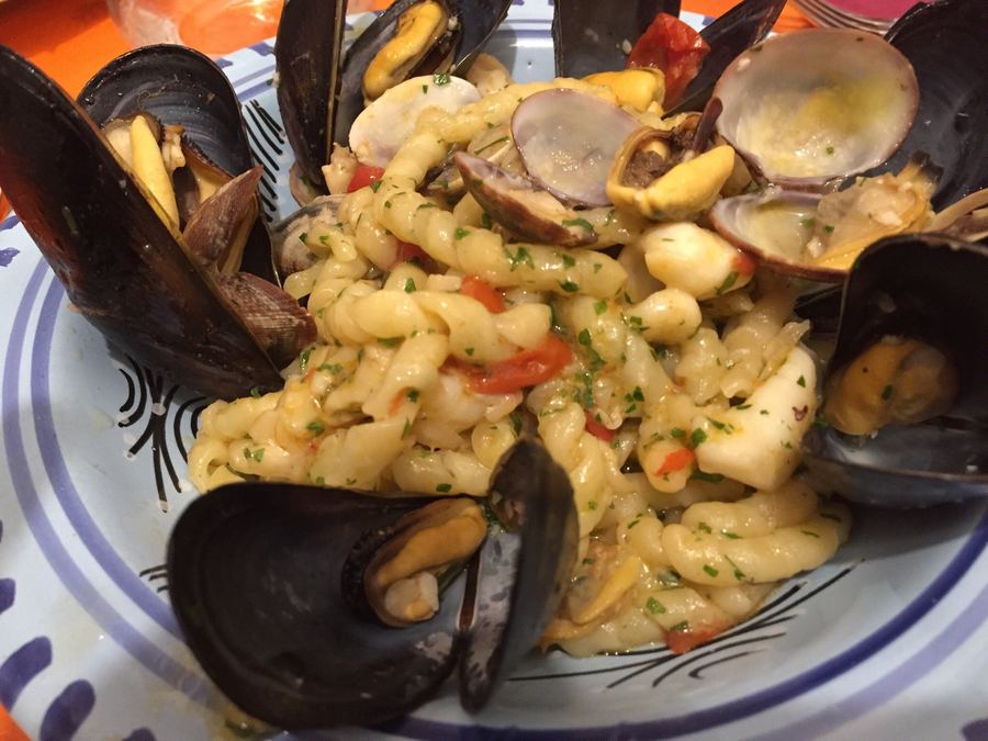 Pasta con cozze e vongole